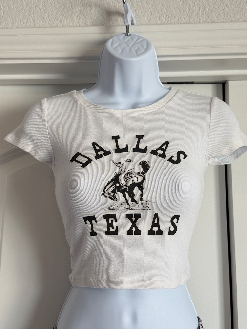 Aeropostale White Dallas Texas Graphic Ribbed Crop Top